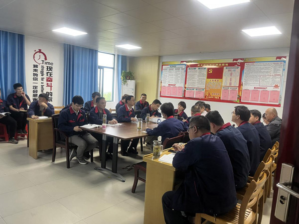 王伍升到建材研究室、建材公司調(diào)研